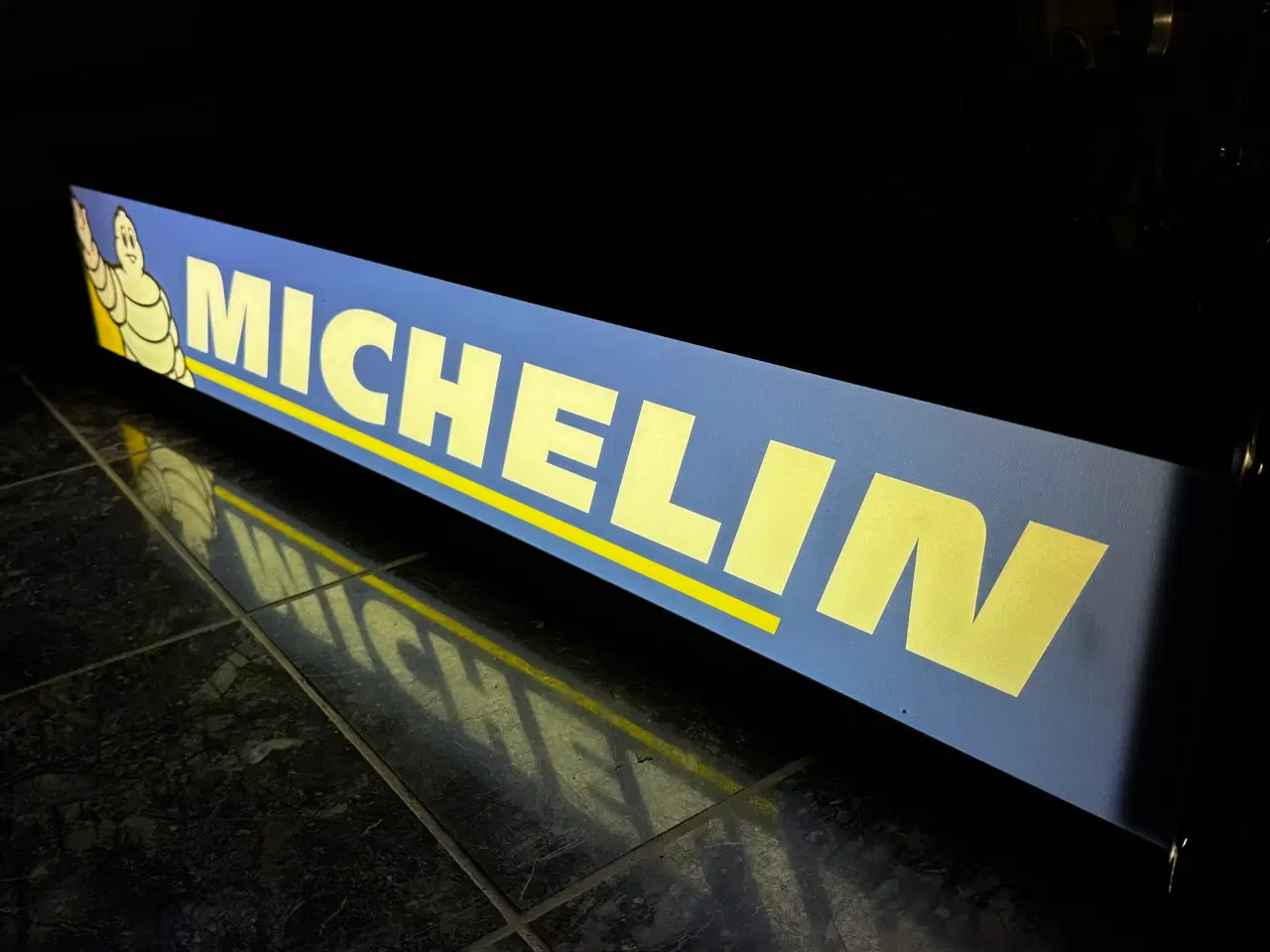 Billede 2 - Michelin lysskilt