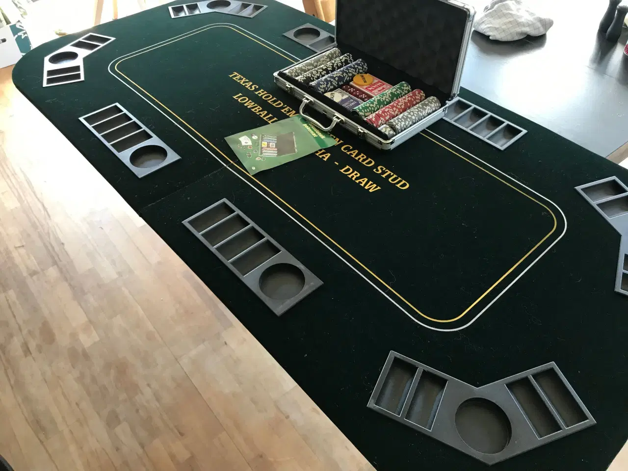 Billede 1 - Pokerplade med komplet jetonsæt