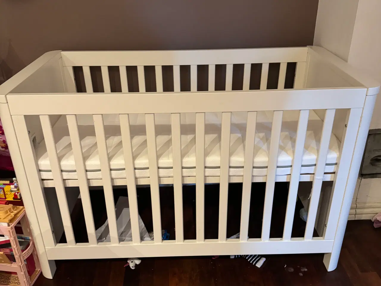 Billede 2 - Tremmeseng med ny madras