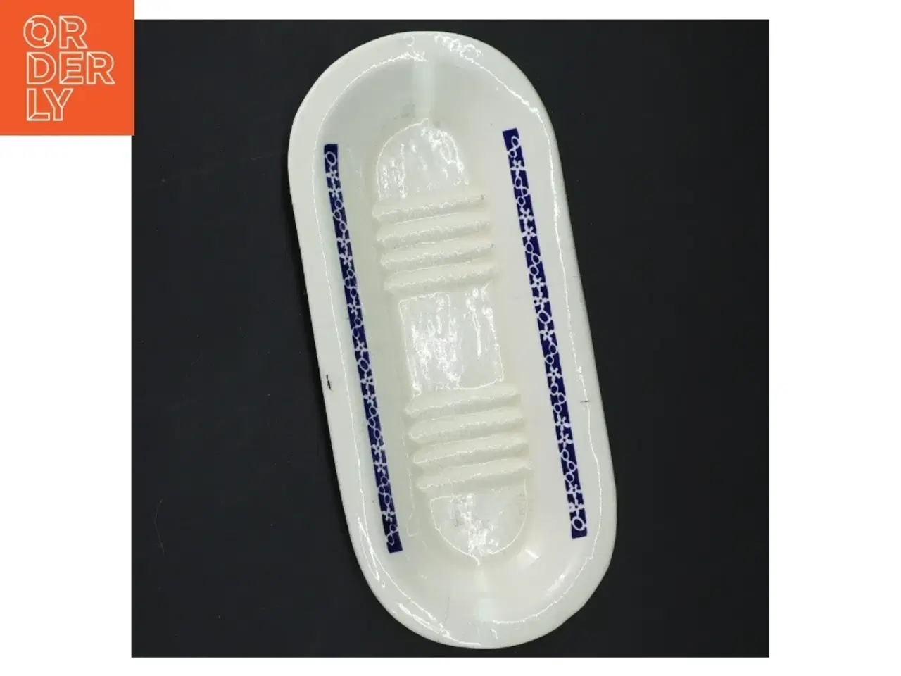 Billede 2 - Aflangt porcelænsfad med blå dekor (str. 22x10x2 cm)