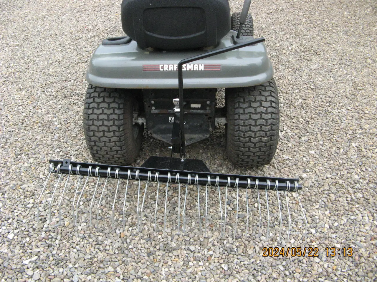 Billede 2 - Traktor med rive uden klipper