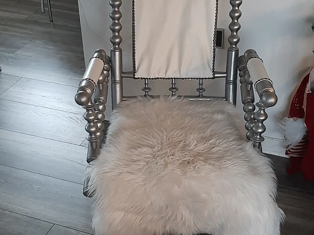 Billede 2 - Gyngestol i sølv og hvid læder