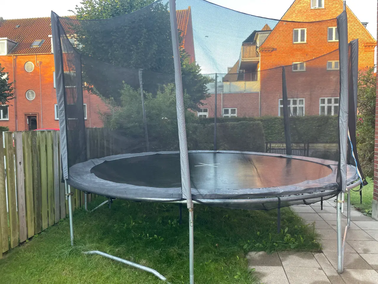 Billede 2 - BILLIGT: God Trampolin på 426cm