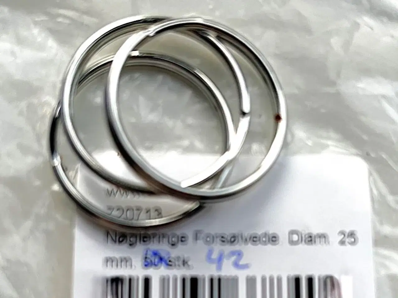 Billede 4 - Pose med 42 nøgleringe, der ikke har været brugt