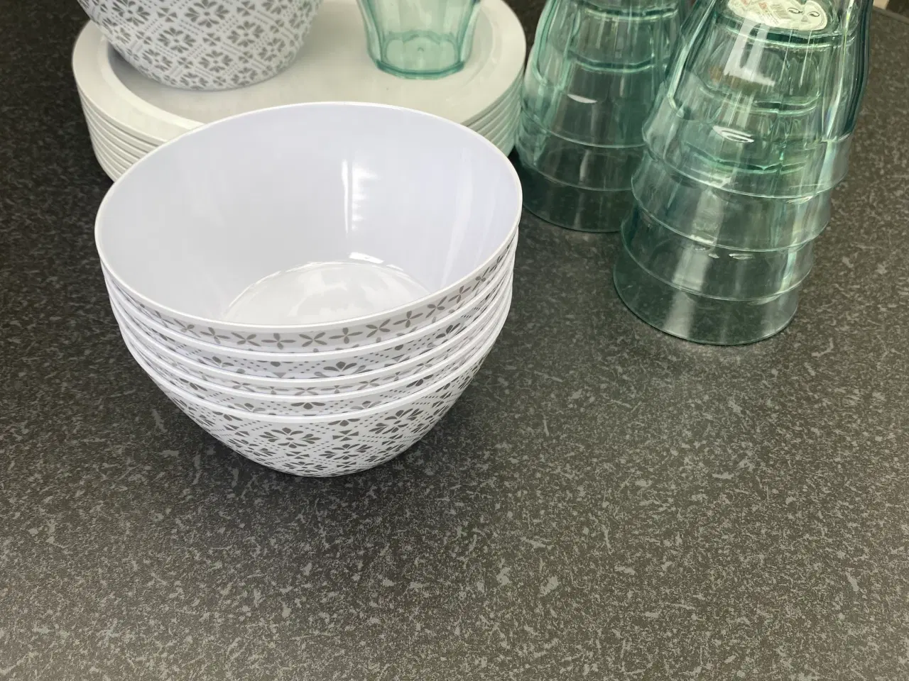 Billede 8 - Camping bord stole hynder tallerkener og glas 
