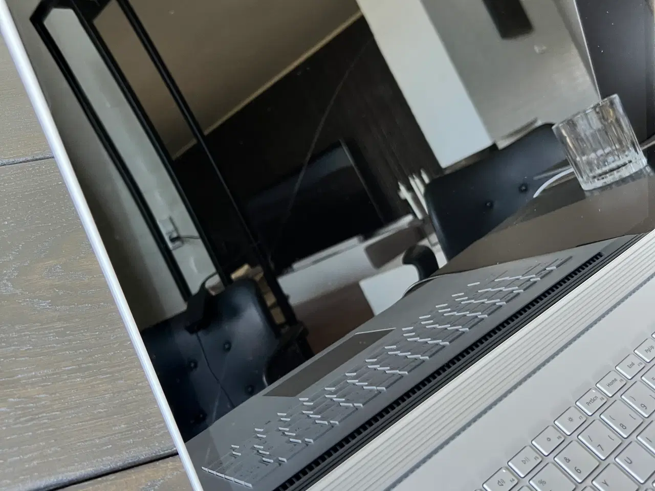 Billede 1 - microsoft surface book 3 15" (OBS! skærmen er revn