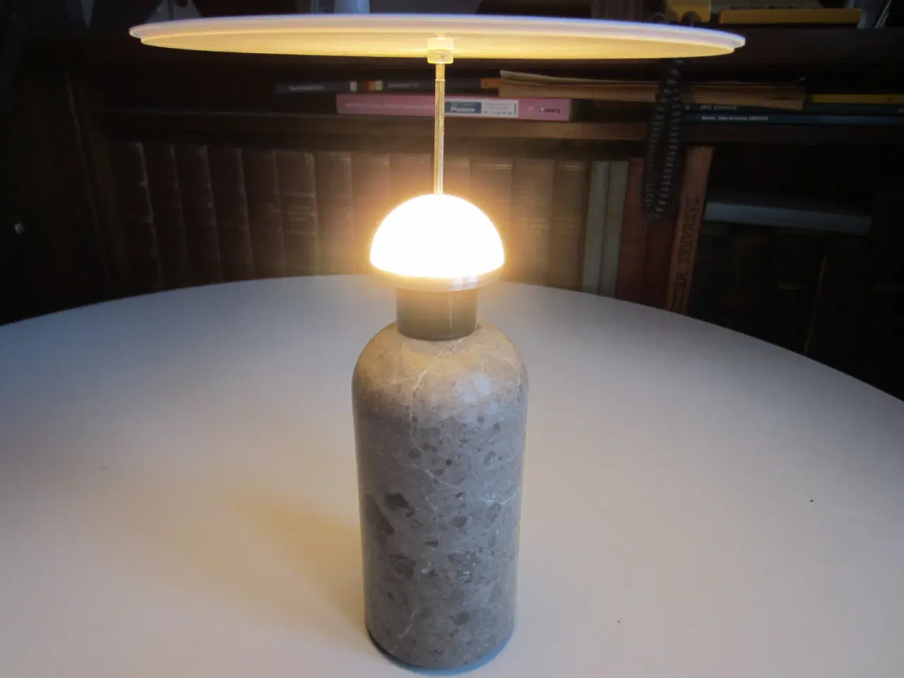 Billede 1 - New Works Kizu transportabel bordlampe i grå