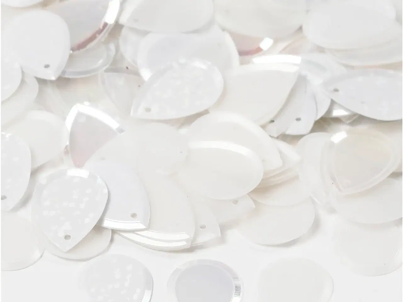 Billede 1 - Hvide Dråbeformede Pailletter 14x19 mm - 50g