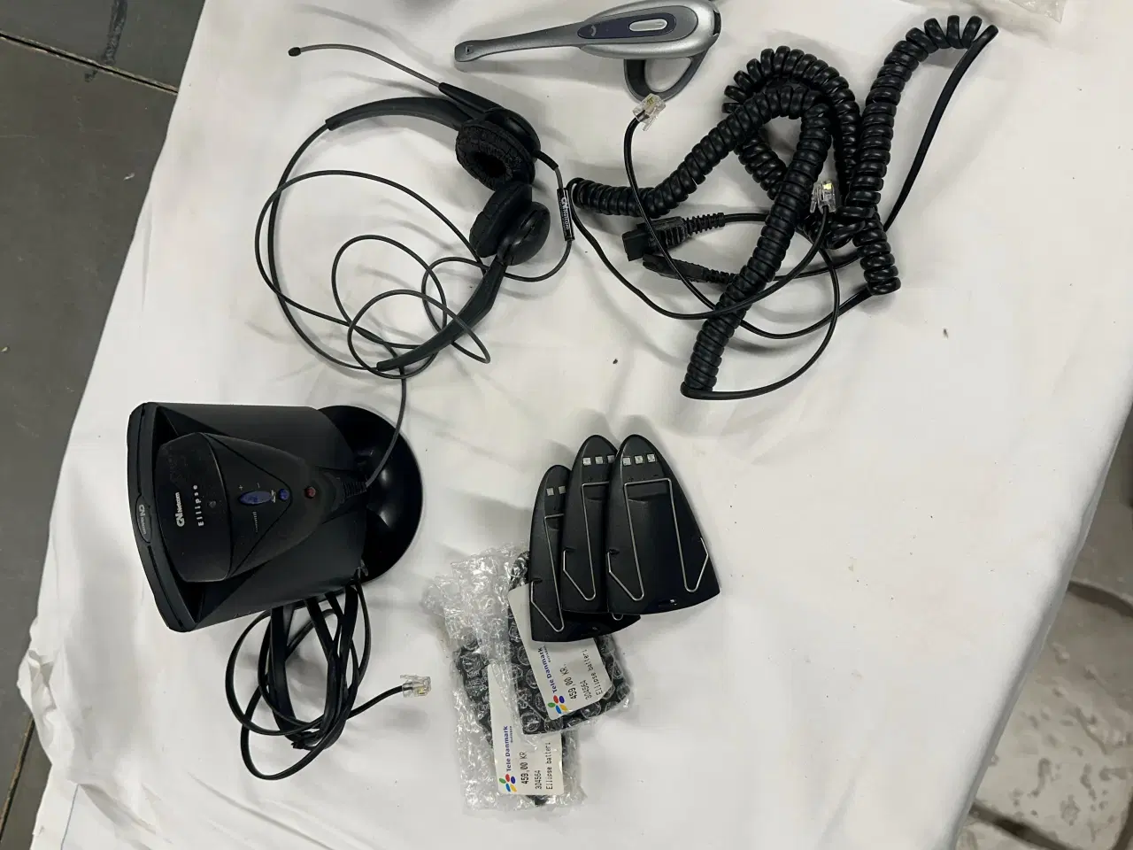 Billede 1 - telefon udstyr   