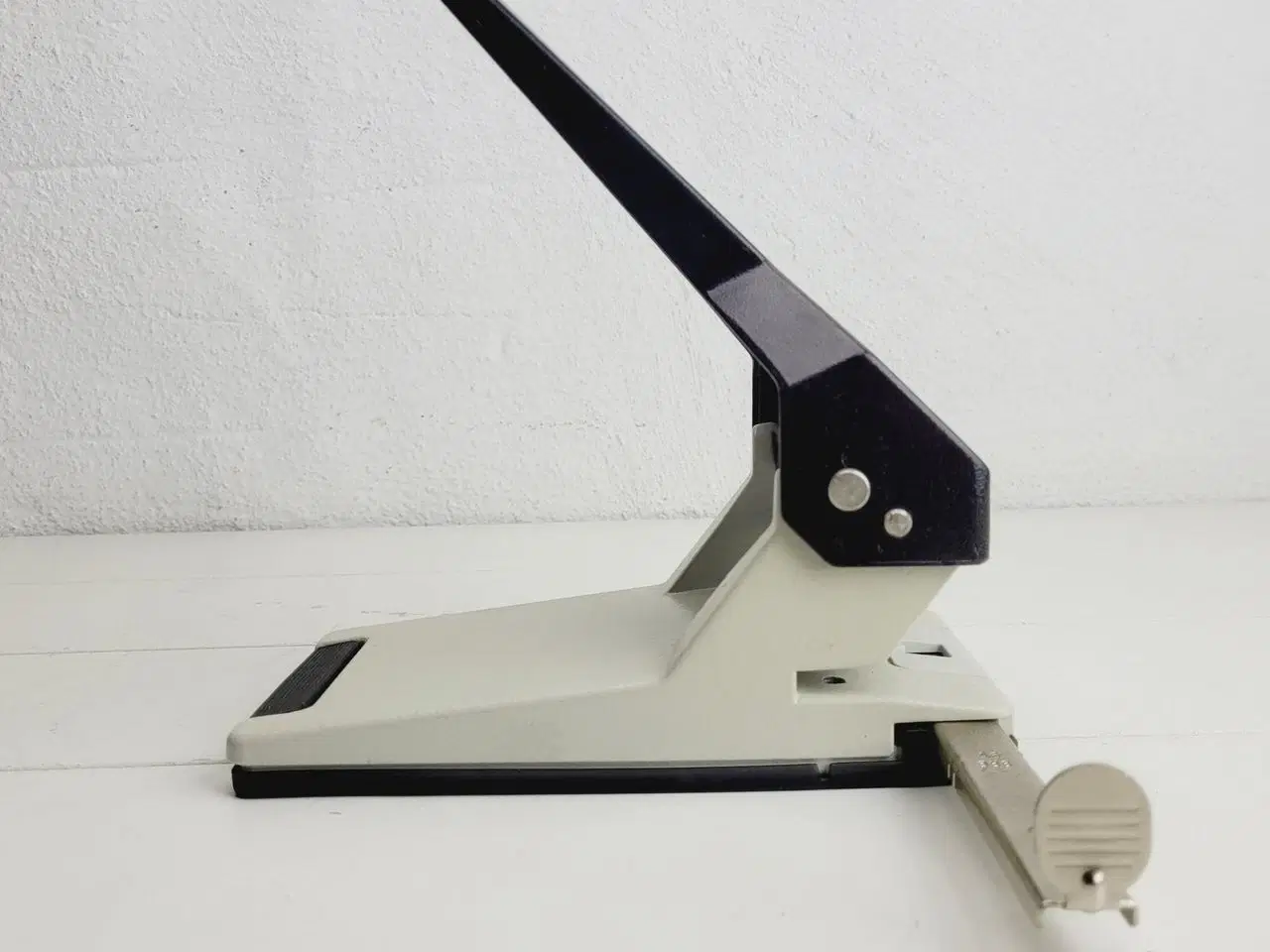 Billede 3 - ⭐️- Leitz hulmaskine Model 5180