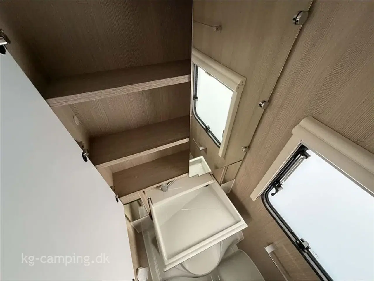 Billede 11 - 2016 - Adria Adora 542 UL   Enkeltsenge - Fortelt - Mover - Aircondition.