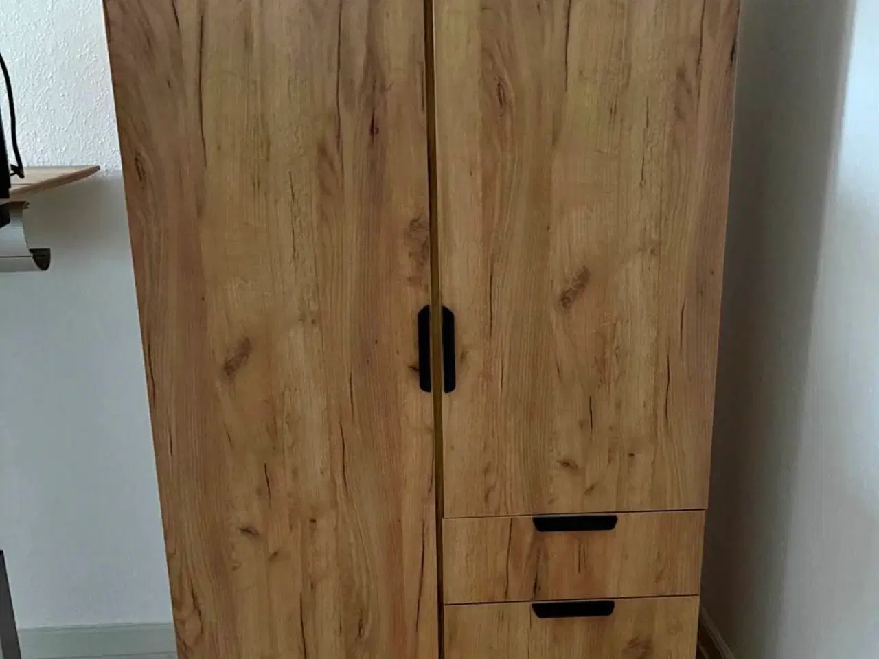 Billede 1 - Jenslev garderobeskab fra Jysk