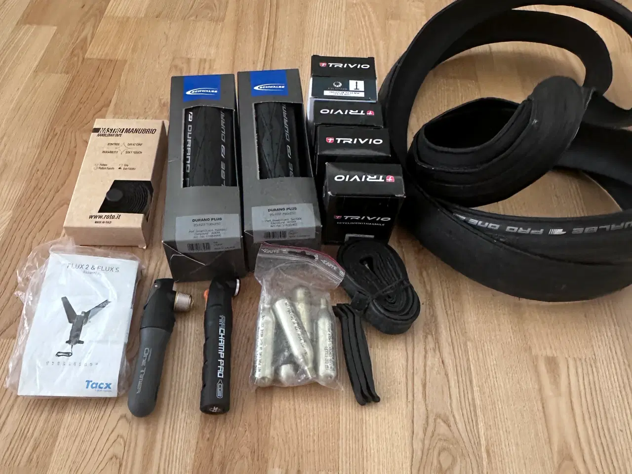 Billede 5 - Tacx Flux 2 med cykel og tilbehør 