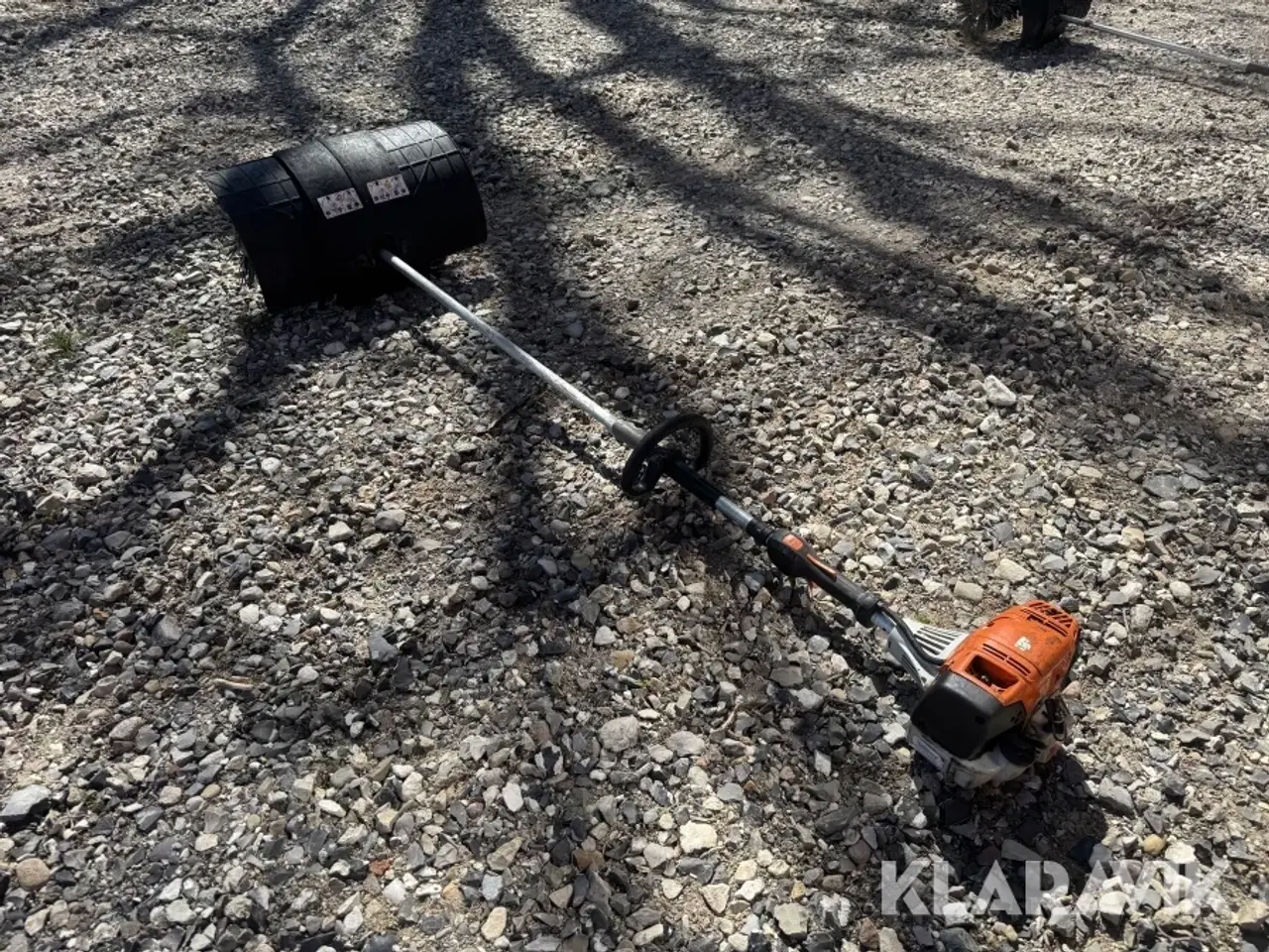 Billede 5 - Kombimaskine Stihl KM 131R med børstevalse