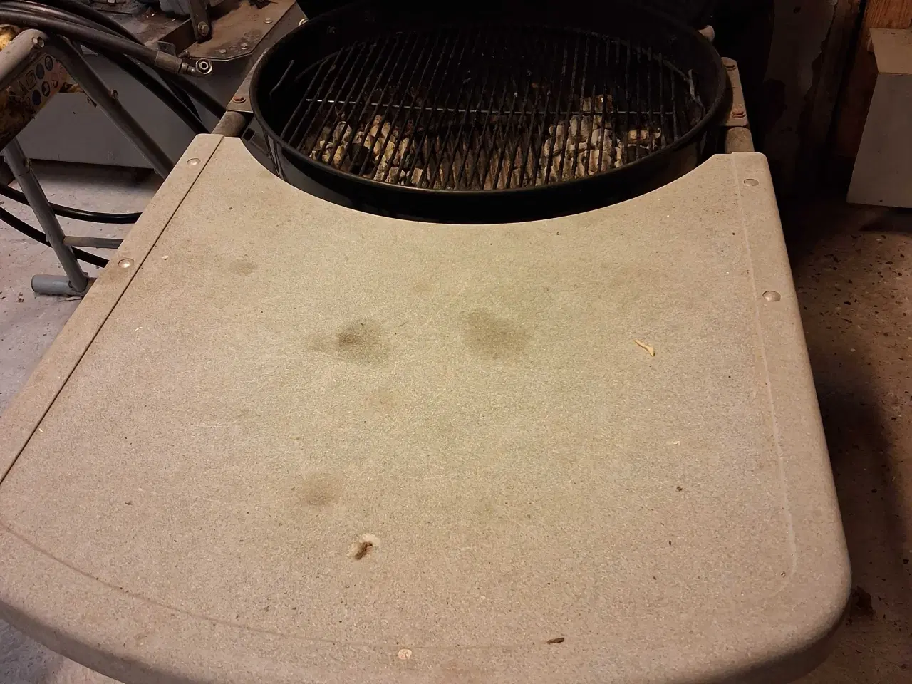 Billede 2 - Weber grill med bord 