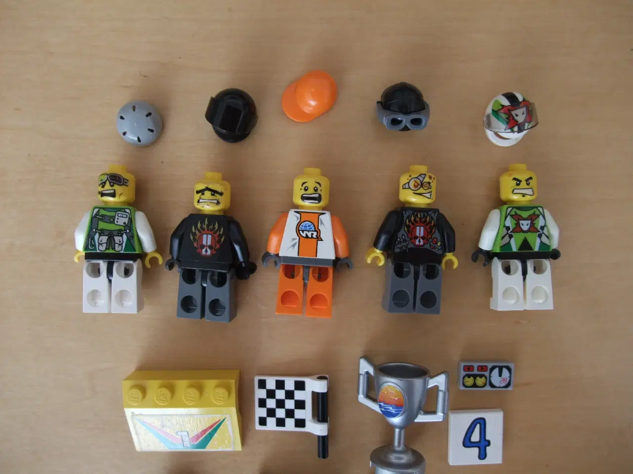 Billede 5 - Lego World Racers Figurer