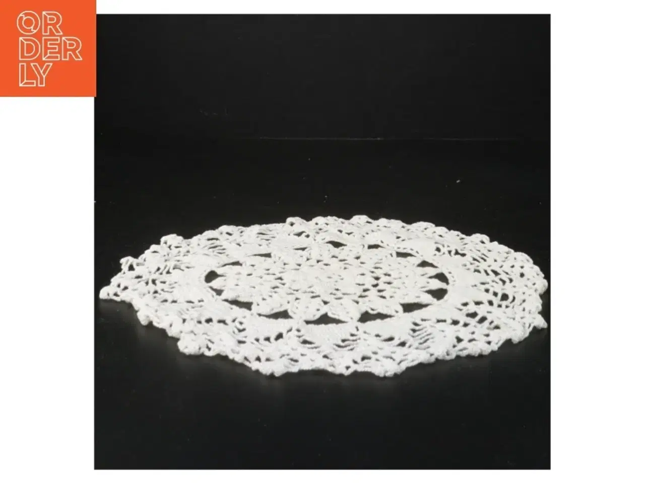 Billede 2 - Hæklet bordserviet (str. Ø 28 cm)