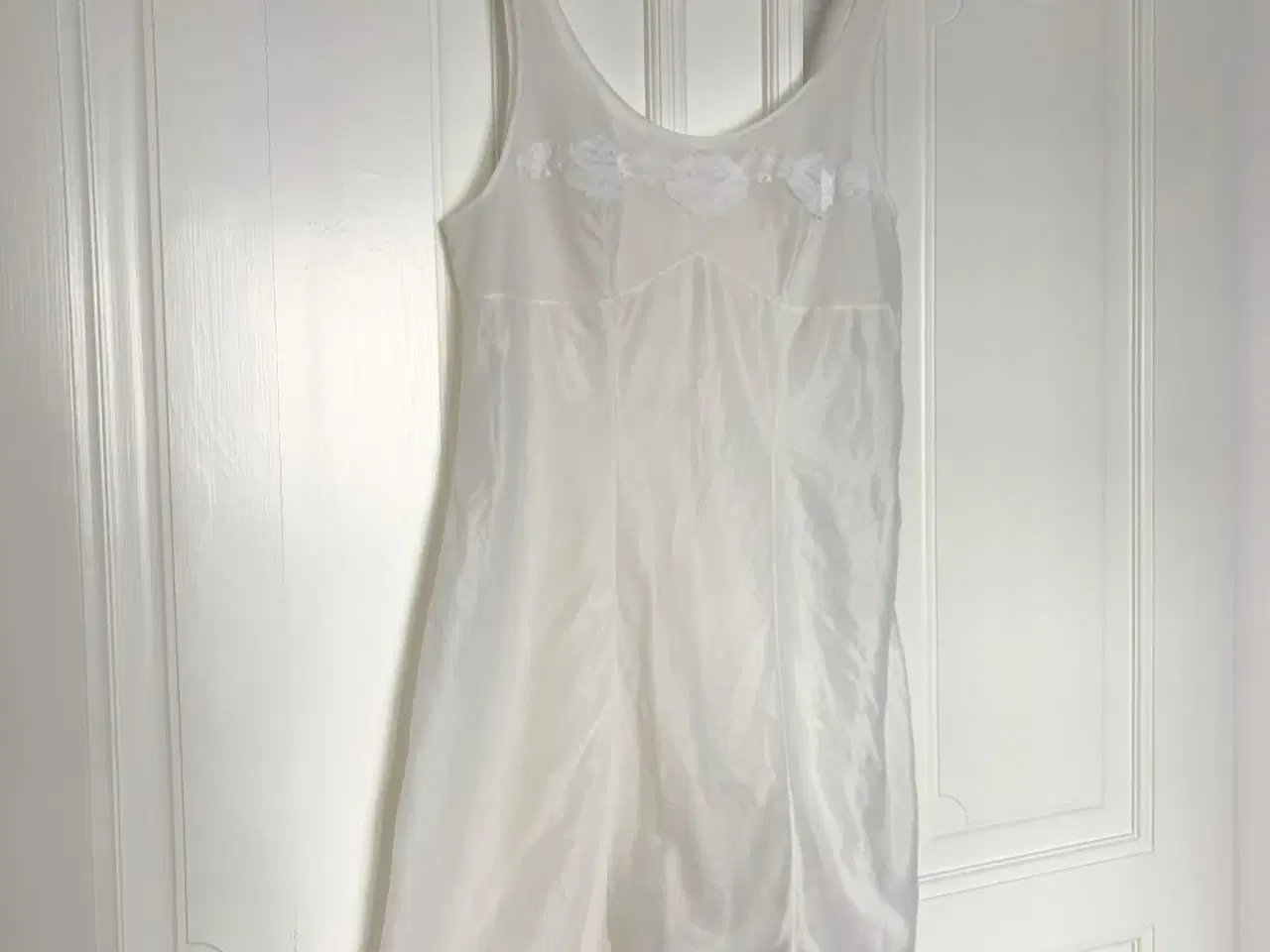 Billede 4 - Vintage underkjole med blonder