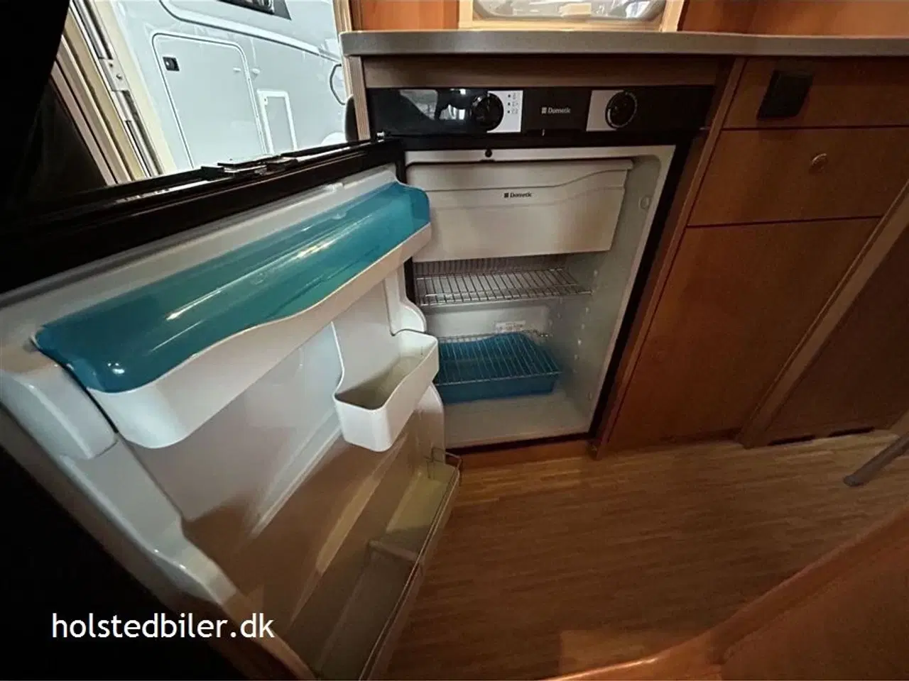 Billede 12 - 2009 - Dethleffs Globebus T001   Velholdt med dobbeltseng.