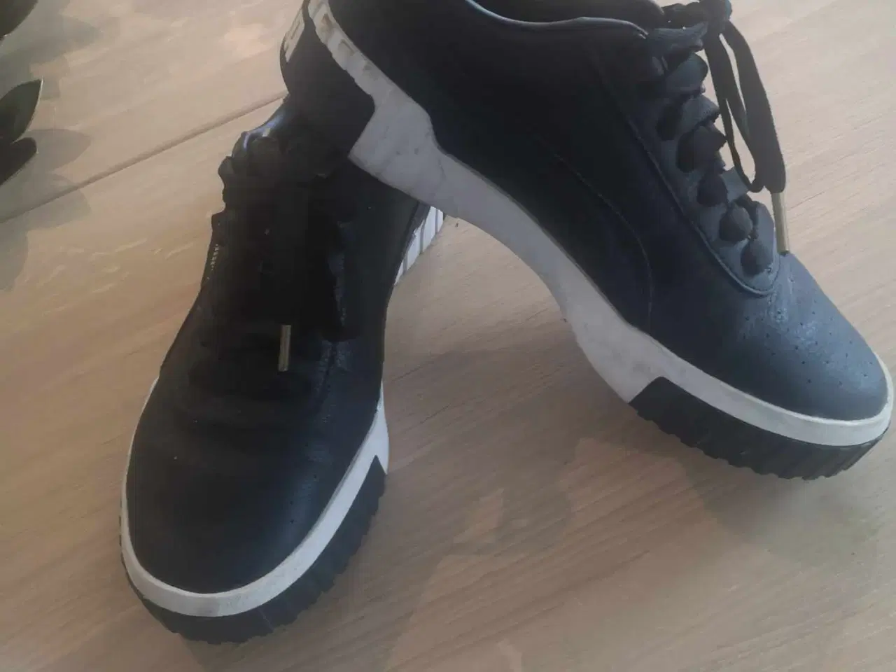 Billede 3 - PUMA i str. 39