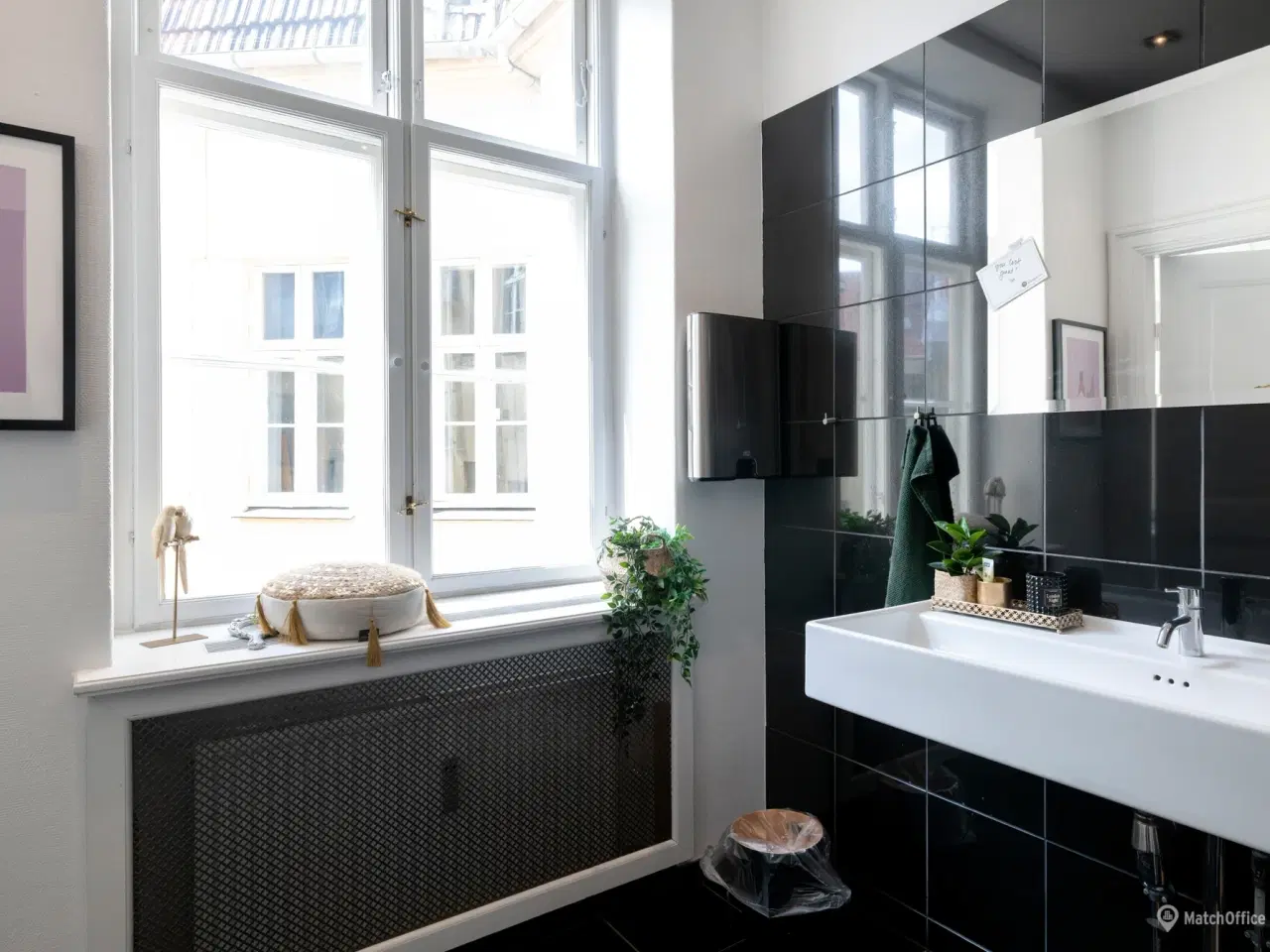 Billede 13 - Fuldt møbleret kontor klar til indflytning