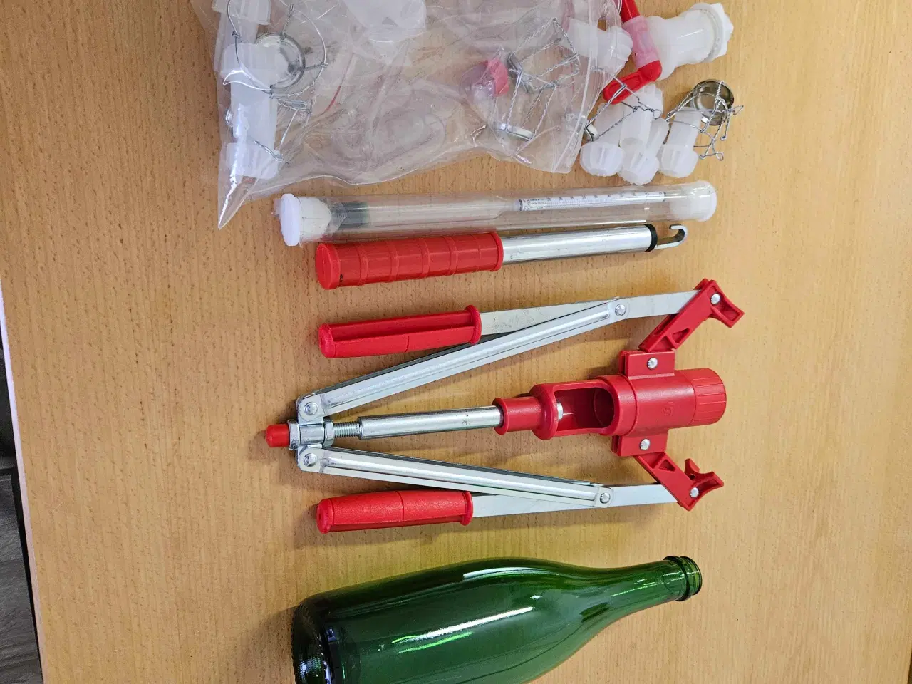 Billede 1 - Diverse. Ting til  hobby  vinproduktion
