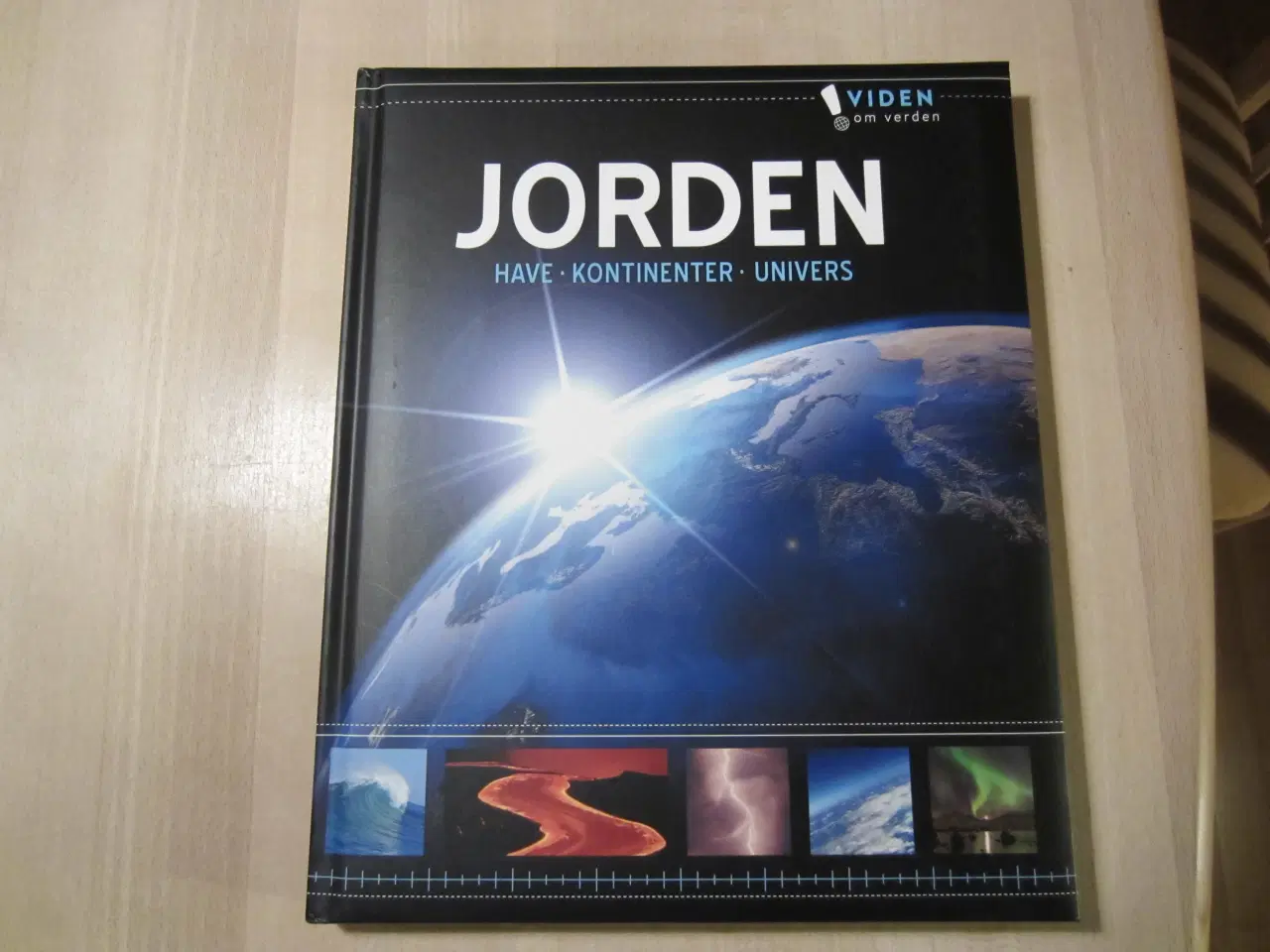 Billede 1 - Bog - Jorden - Have - Kontinenter - Univers