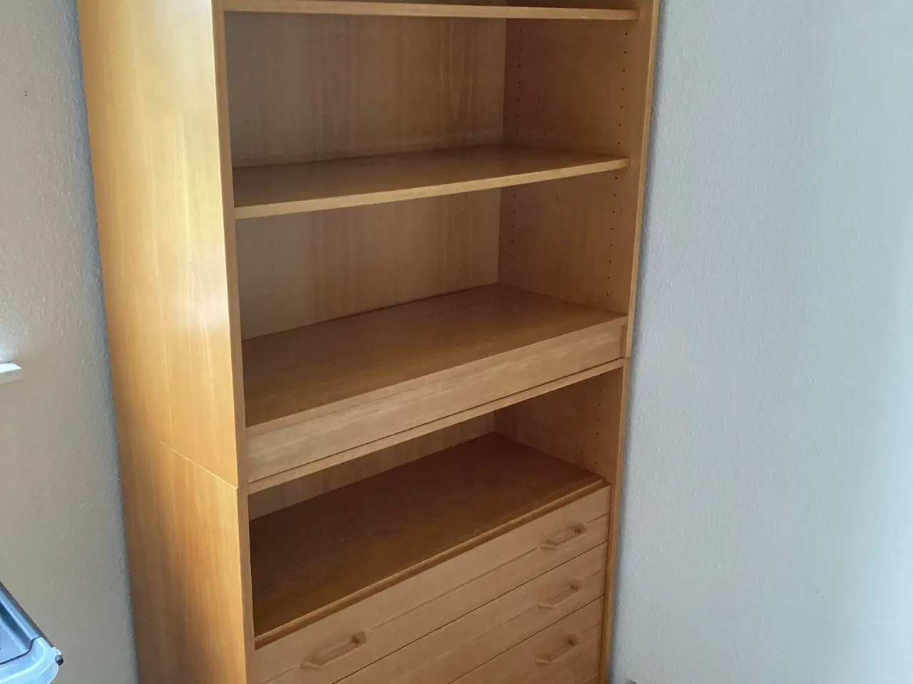 Billede 3 - Bogreol med skuffer