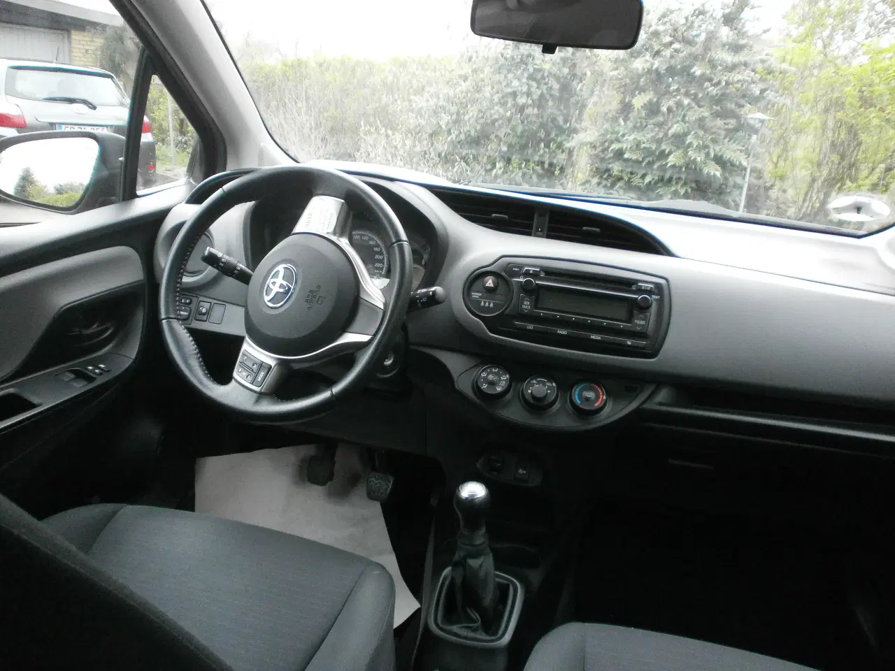 Billede 5 - Toyota Yaris 1,0 VVT-i årg 2015