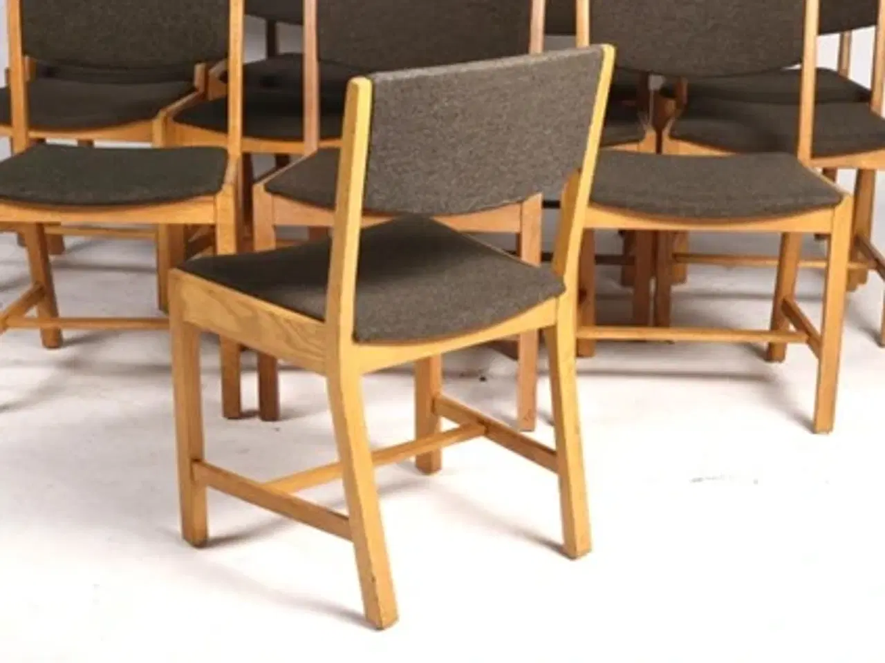 Billede 3 - Pæne spisebords stole