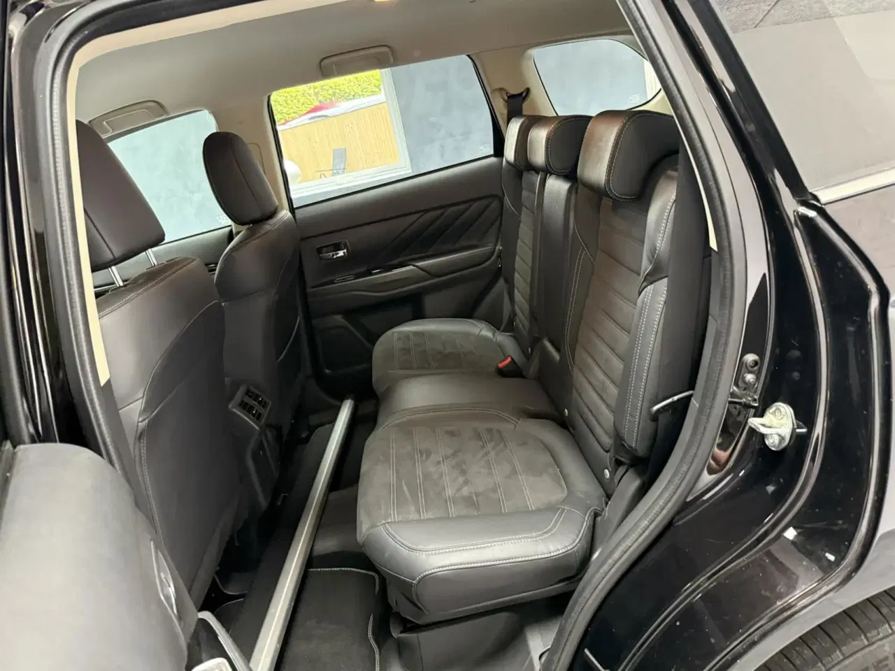 Billede 13 - Mitsubishi Outlander 2,4 PHEV  Plugin-hybrid Invite+ 4WD 224HK 5d 6g Trinl. Gear