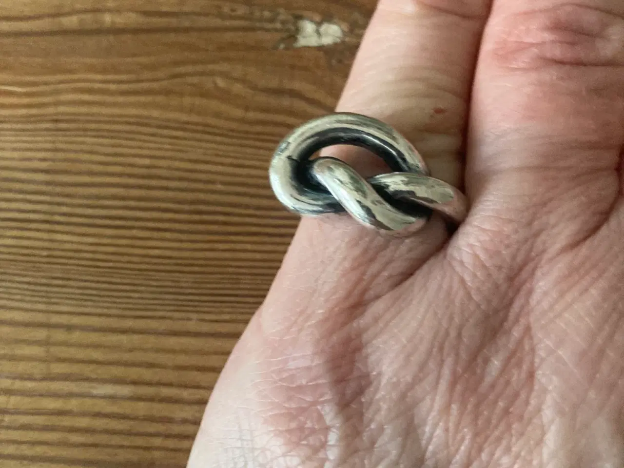 Billede 1 - Sølv ring med stor knude