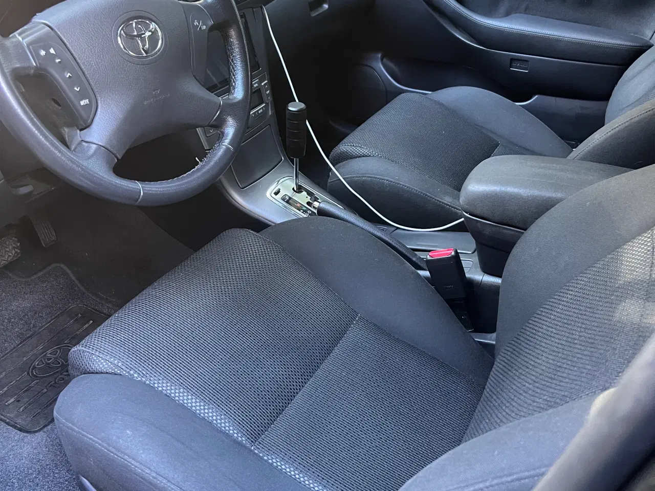 Billede 5 - Rigtig fin Toyota avensis med automatgear