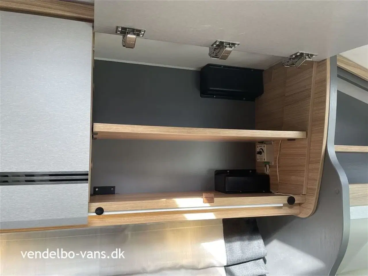 Billede 5 - 2020 - Dethleffs Trend Edition T 7057 EB   Trend Edition den elegante model med stål look på skabene