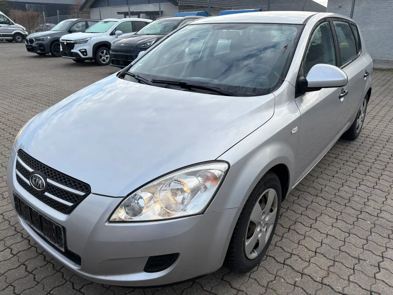 Billede 1 - Billig benzin bil kører godt evt bytte