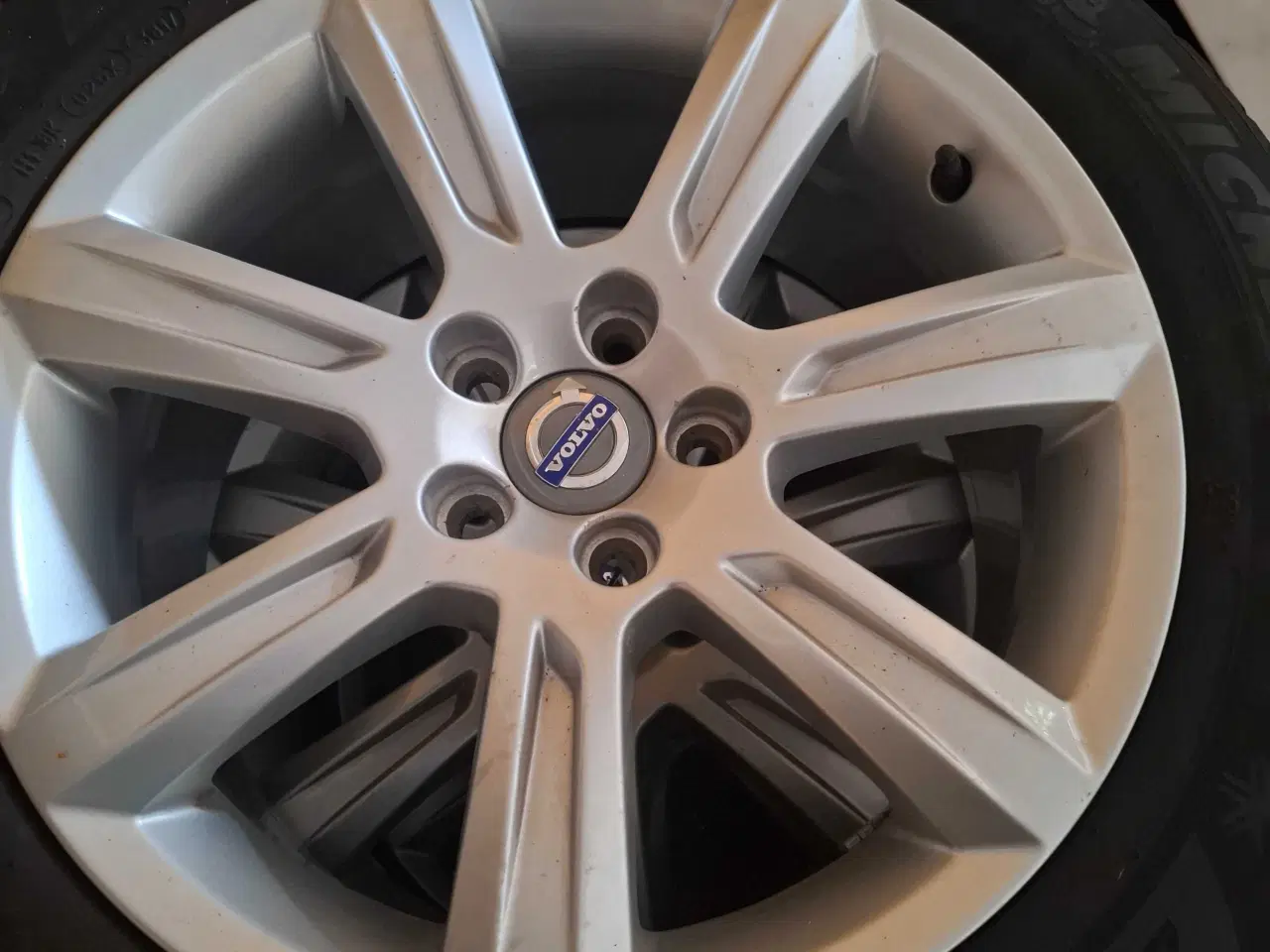 Billede 1 - Alufælge 4 stk originale Volvo 17"