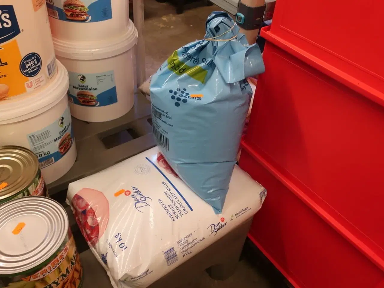 Billede 6 - Diverse madvarer samt poser til take-away