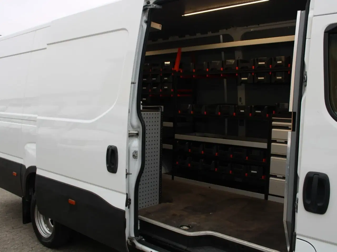 Billede 14 - Iveco Daily 3,0 35C18 16m³ Van AG8