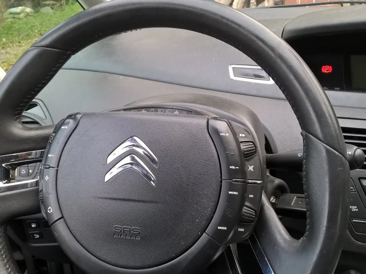 Billede 3 - Økonomisk rummelig familiebil