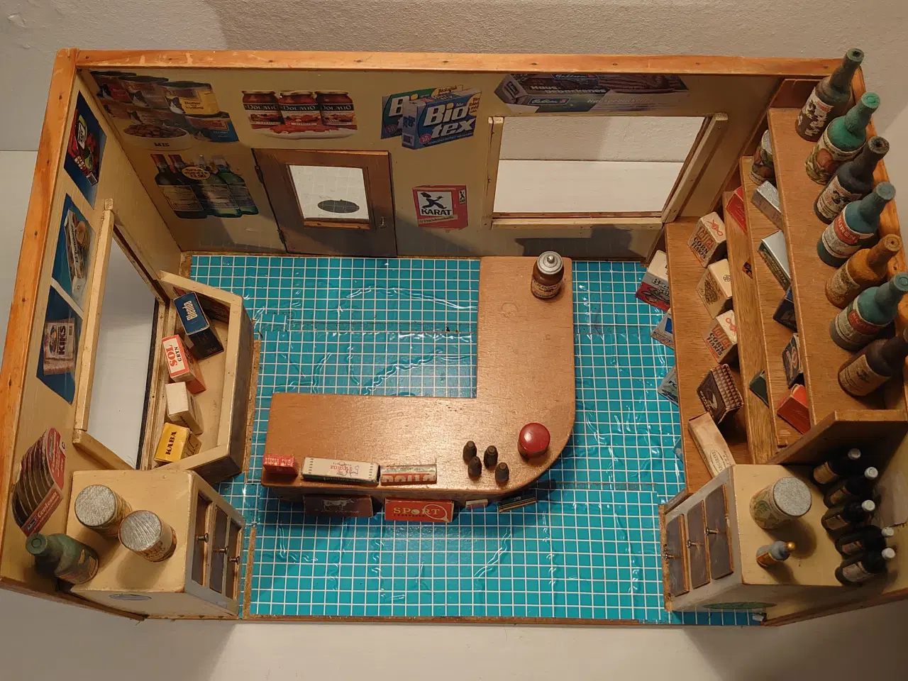 Billede 8 - Stor gammel købmandsbutik m. 53 varer i træ og pap