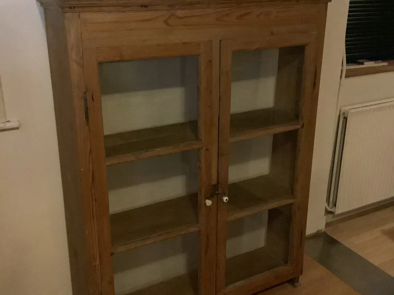 Billede 4 - Hænge vitrine 