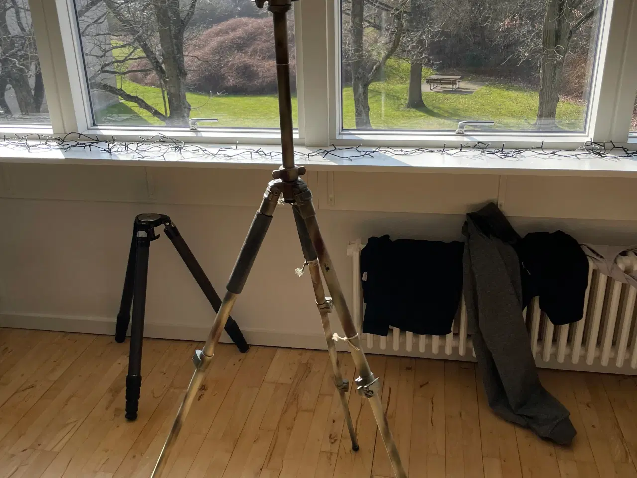 Billede 2 - Alu tripod der er camo malet 