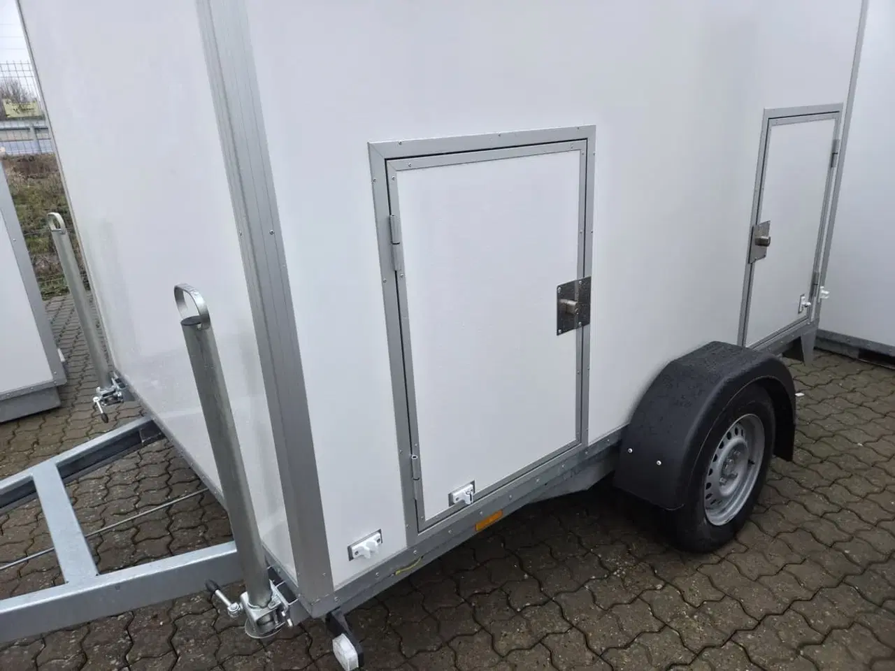 Billede 5 - Toiletvogn 240 med 2 toiletter & kværn