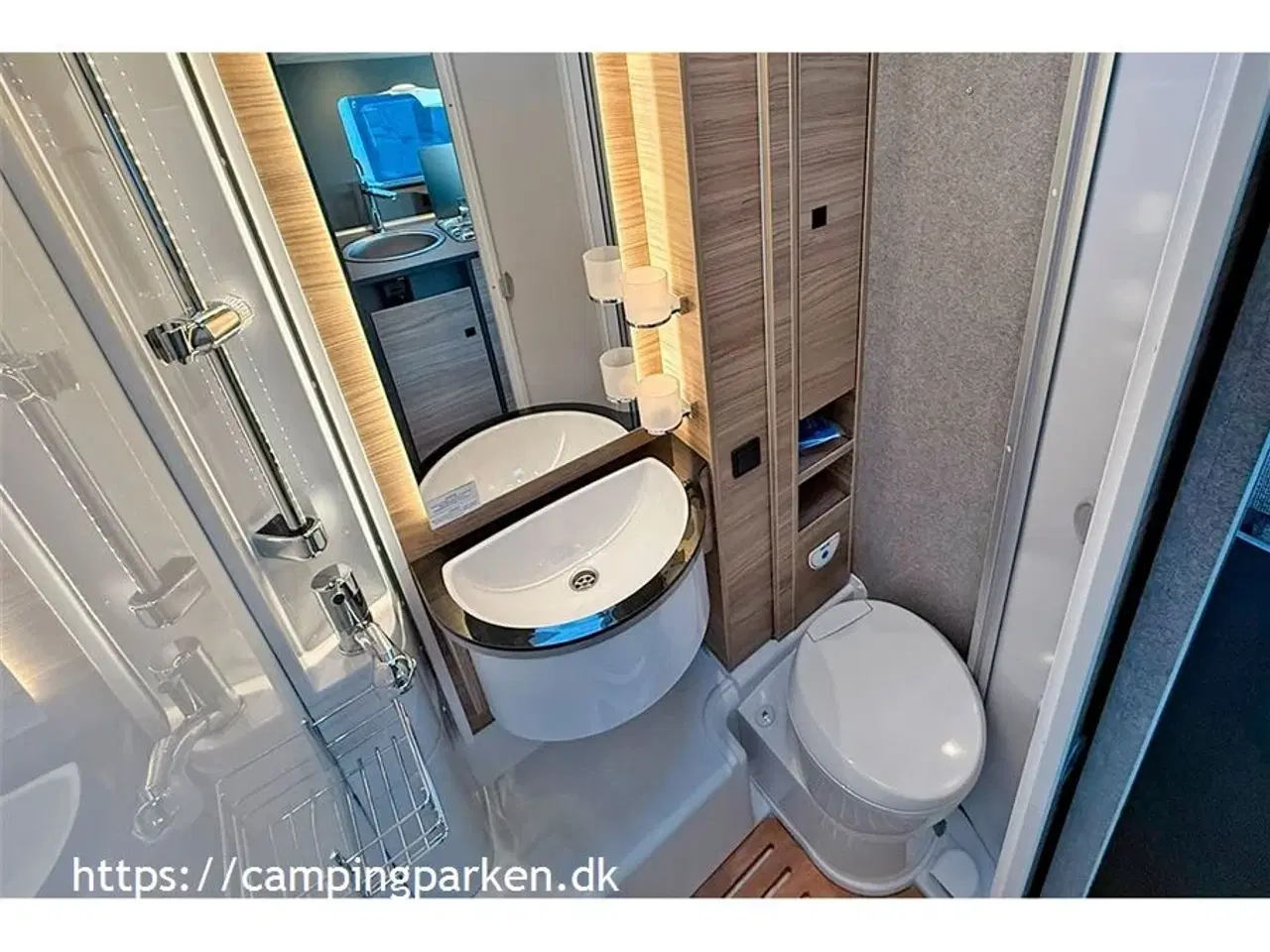 Billede 15 - 2025 - Dethleffs   Superflot Jubilæumsmodel. Ægte læder og alcantara, automatgear, lave enkeltsenge, 6,71 m lang