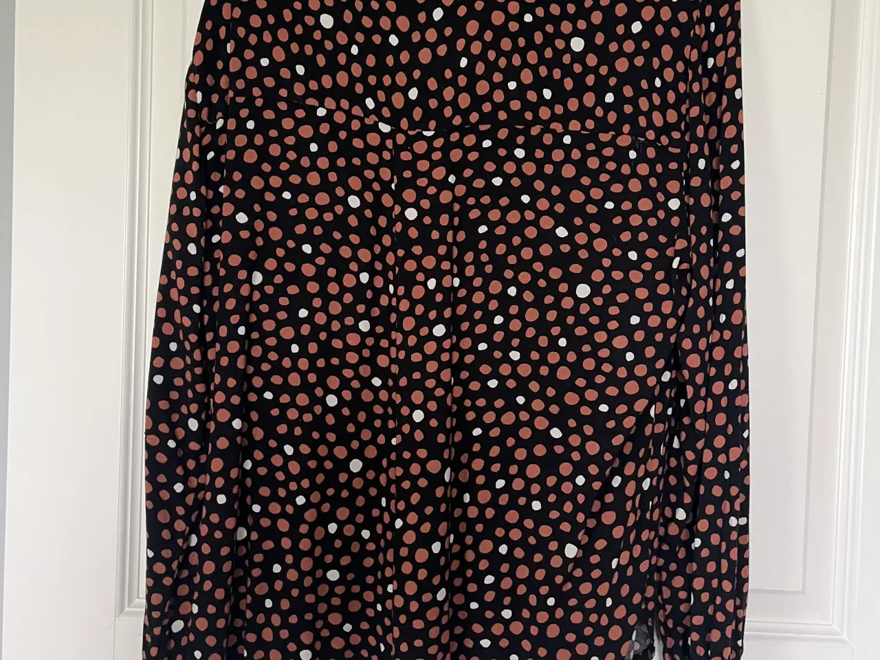 Billede 4 - One two Luxzuz skjorte str 42