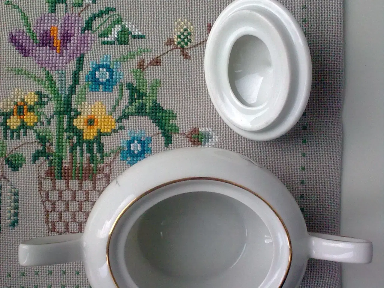 Billede 7 - Forår farver natur løber korssting el DK krukke 