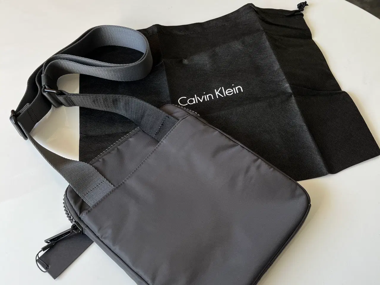 Billede 4 - Calvin Klein crossover taske