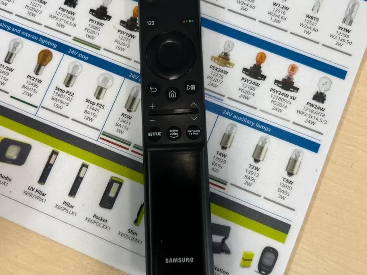 Billede 3 - SmartTV 55" 4K SAMSUNG UE55AU6905K