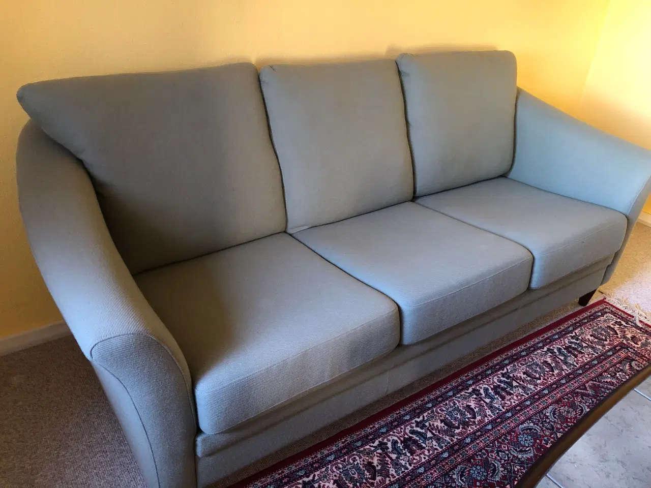 Billede 1 - 3-personers Sofa i lyst grønt stof