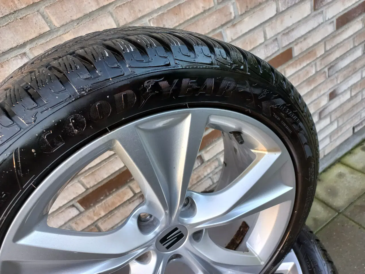 Billede 9 - Org Seat Leon 5 x 112 Vinterdæk 225/45R17